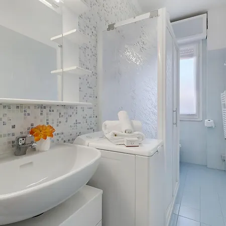 Verdi Flat With Balcony - Happy